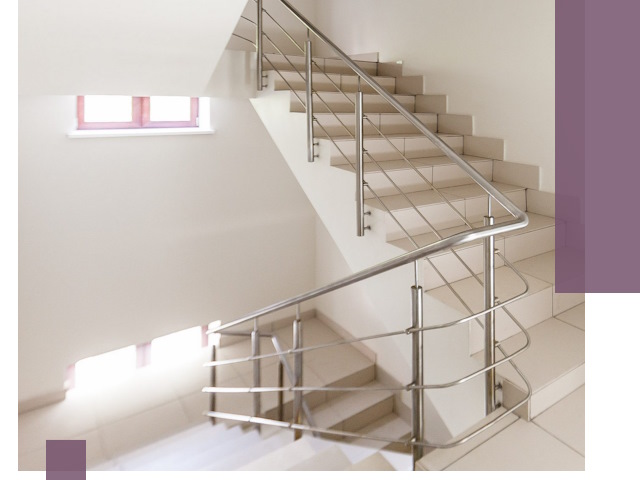 Установка и замена перил в подъезде в Лысьве