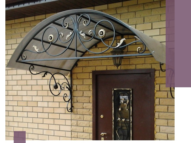 Изготовление козырьков из металла под ключ в Лысьве