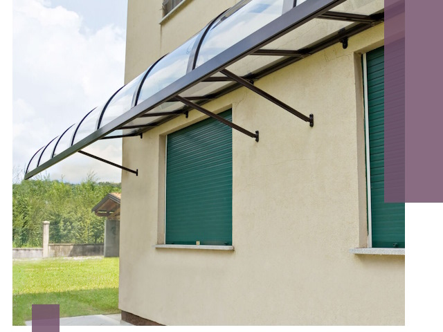 Козырьки над окнами в Лысьве — изготовление и монтаж по выгоде