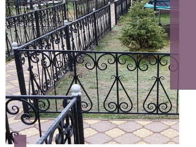 Кованые газонные ограждения под ключ в Лысьве